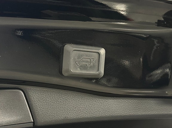 Toyota RAV4 27 of 27