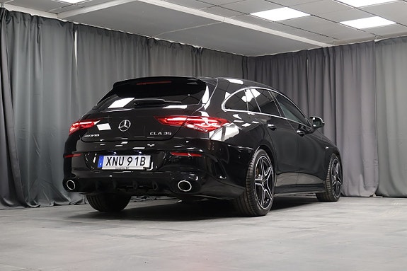 Mercedes-Benz CLA35 3 of 5