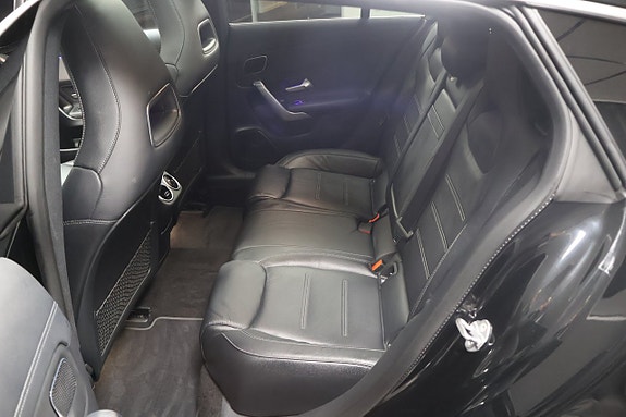 Mercedes-Benz CLA35 16 of 29