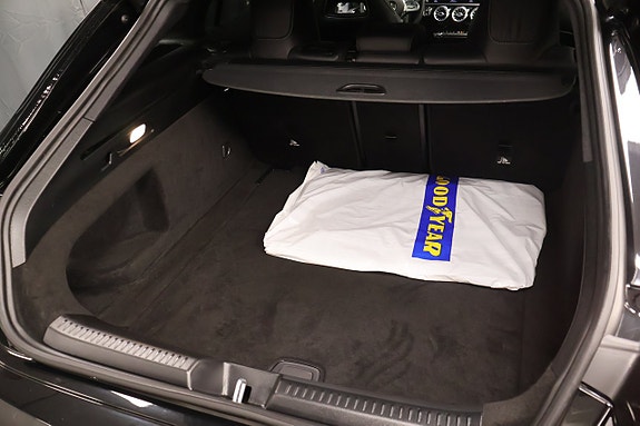 Mercedes-Benz CLA35 11 of 29