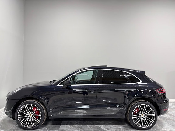 Porsche Macan Turbo 5 of 5