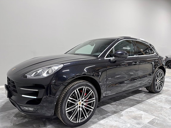 Porsche Macan Turbo 4 of 5
