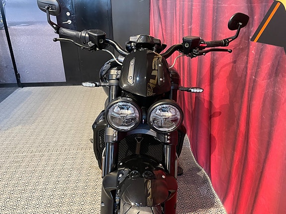 Triumph ROCKET 3 R STORM *Lagerfinal–utvalda MC till kampanjpris* Sänkt 14.900kr 3 of 14