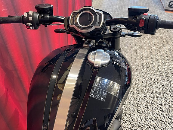 Triumph ROCKET 3 R STORM *Lagerfinal–utvalda MC till kampanjpris* Sänkt 14.900kr 9 of 14