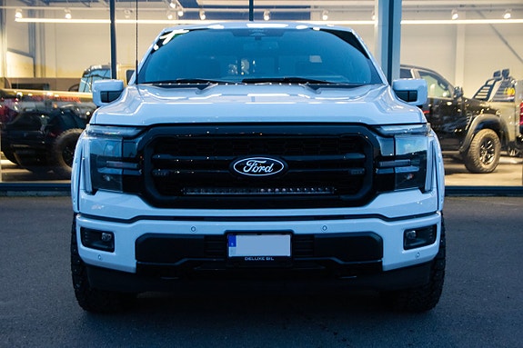 Ford F-150 2 of 11