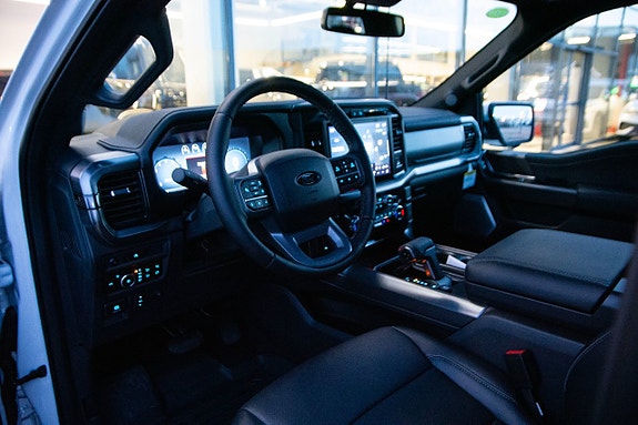 Ford F-150 8 of 11