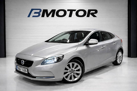 Volvo V40 3 of 12