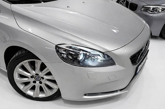 Volvo V40 6 of 12