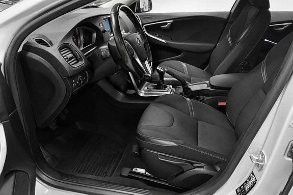 Volvo V40 9 of 12