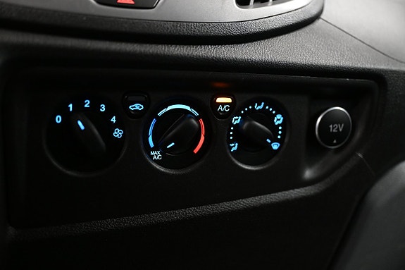 Ford Transit 27 of 30