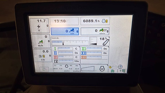 John Deere 6210R 5 of 8