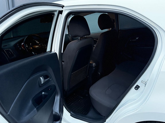 Kia Rio 13 of 25