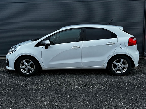 Kia Rio 5 of 5