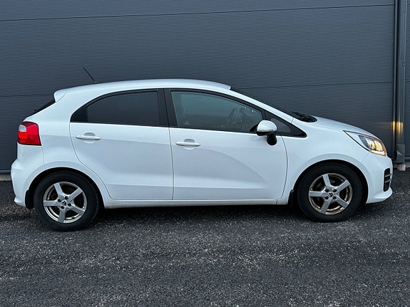 Kia Rio 8 of 25
