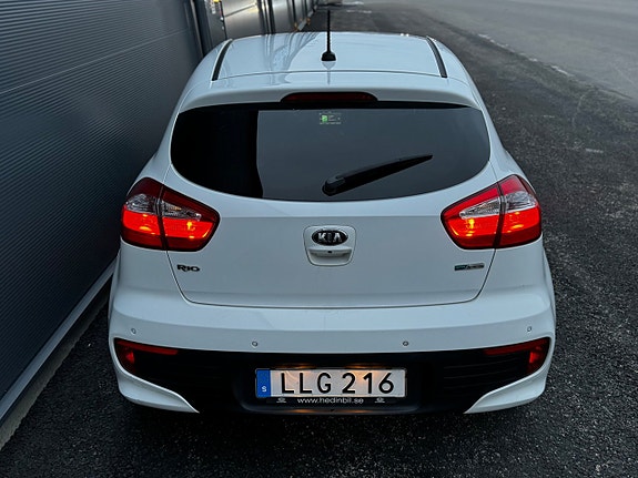 Kia Rio 7 of 25