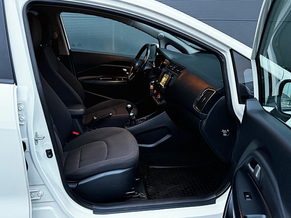 Kia Rio 15 of 25