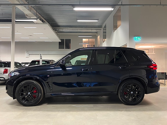 BMW X5 2 of 5
