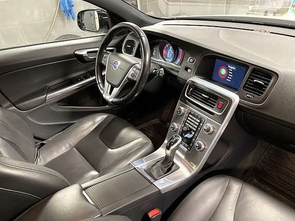 Volvo V60 Cross Country 14 of 14