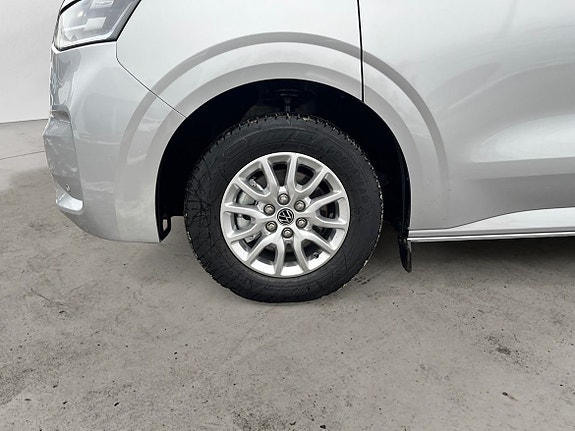 Volkswagen Caravelle 6 of 22