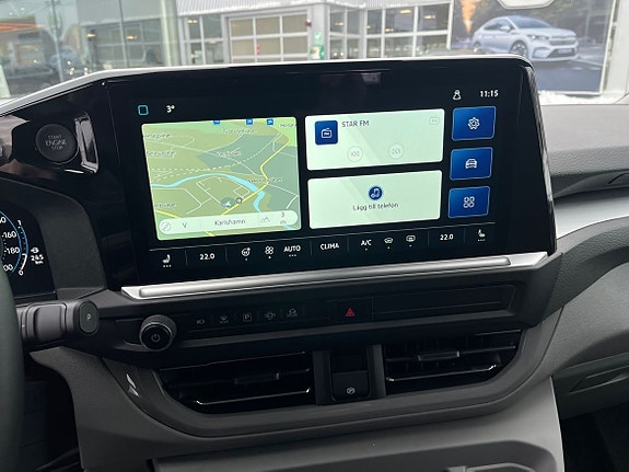 Volkswagen Caravelle 18 of 22
