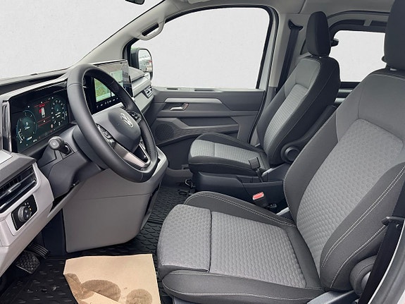 Volkswagen Caravelle 7 of 22