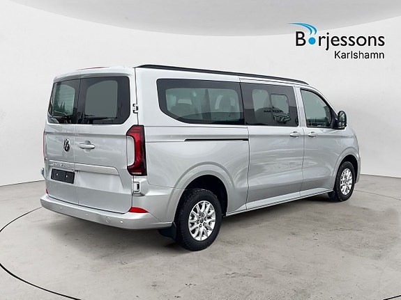 Volkswagen Caravelle 3 of 5