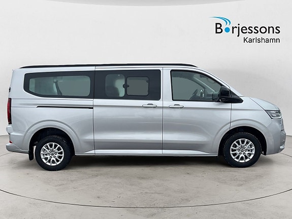 Volkswagen Caravelle 2 of 5