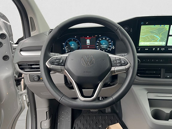 Volkswagen Caravelle 10 of 22