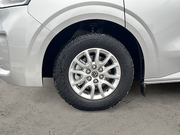 Volkswagen Caravelle 5 of 5
