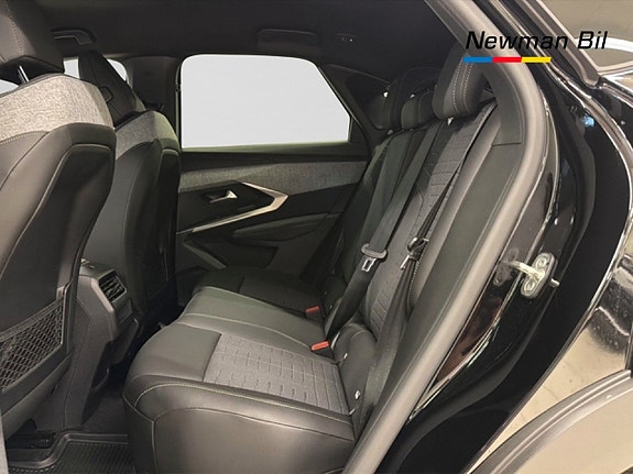 Peugeot e-3008 7 of 13