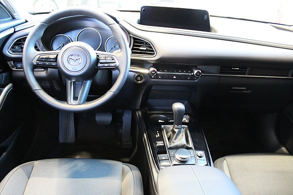 Mazda CX-30 4 of 8