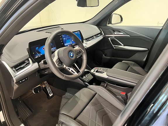 BMW X1 3 of 5