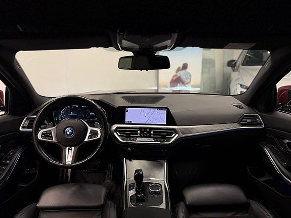 BMW 330e 16 of 27