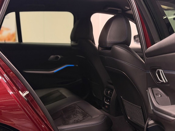 BMW 330e 27 of 27