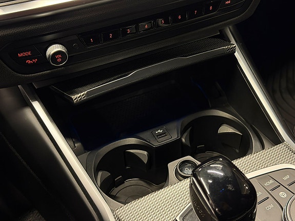 BMW 330e 21 of 27