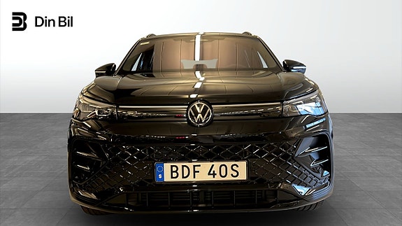 Volkswagen Tiguan 4 of 5
