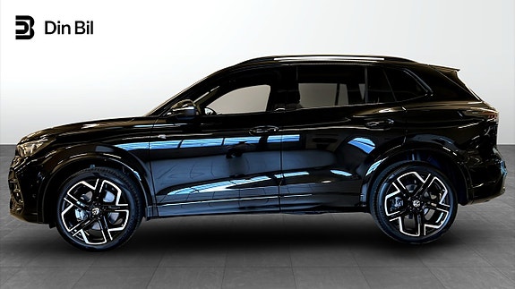 Volkswagen Tiguan 2 of 5