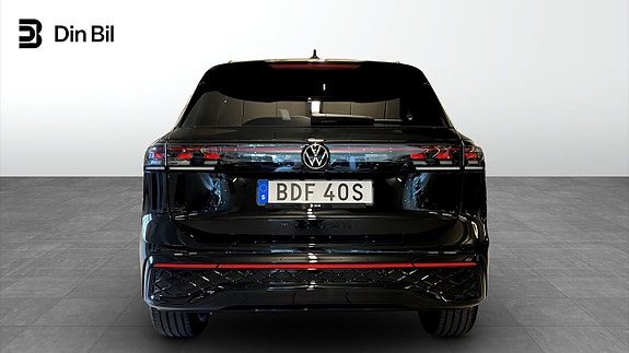 Volkswagen Tiguan 5 of 5