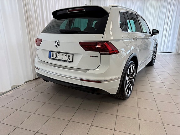 Volkswagen Tiguan 3 of 5