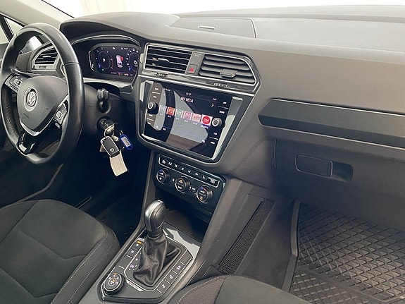 Volkswagen Tiguan 9 of 17