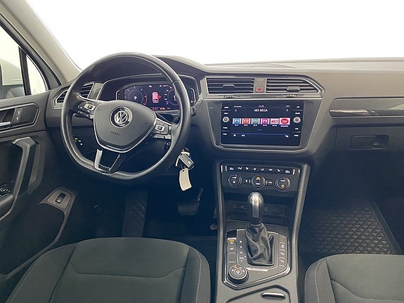 Volkswagen Tiguan 8 of 17