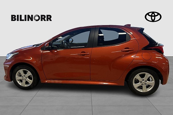 Toyota Yaris 4 of 5
