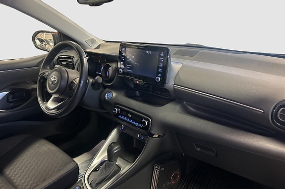 Toyota Yaris 9 of 12