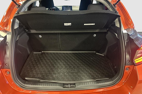Toyota Yaris 12 of 12