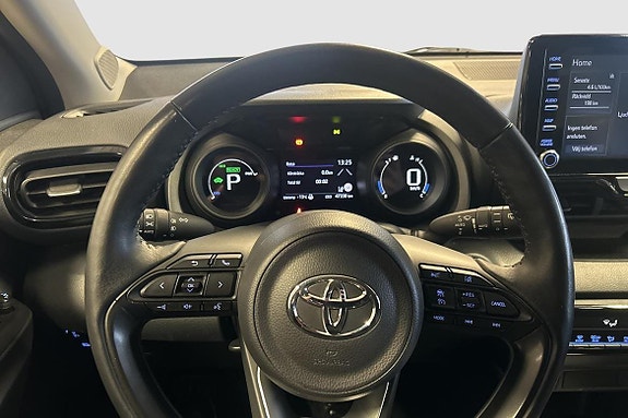 Toyota Yaris 8 of 12