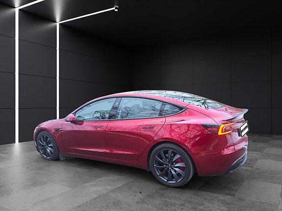 Tesla Model 3 8 of 16