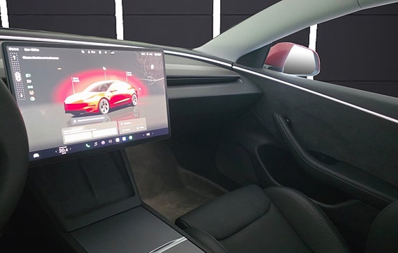 Tesla Model 3 13 of 16