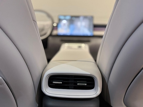 XPeng G6 10 of 18