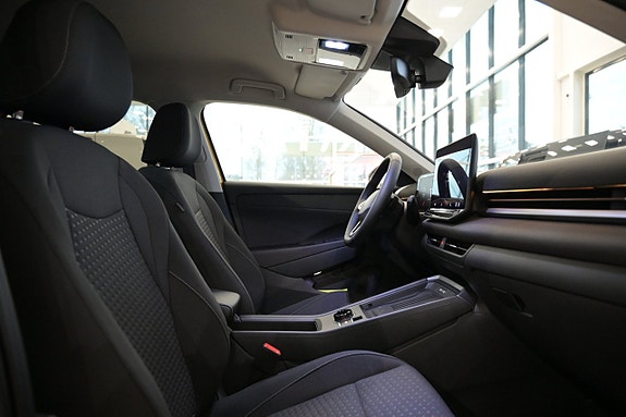 Volkswagen T-Roc 14 of 26