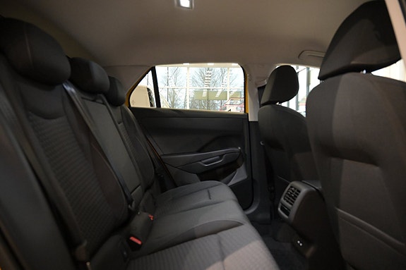 Volkswagen T-Roc 15 of 26